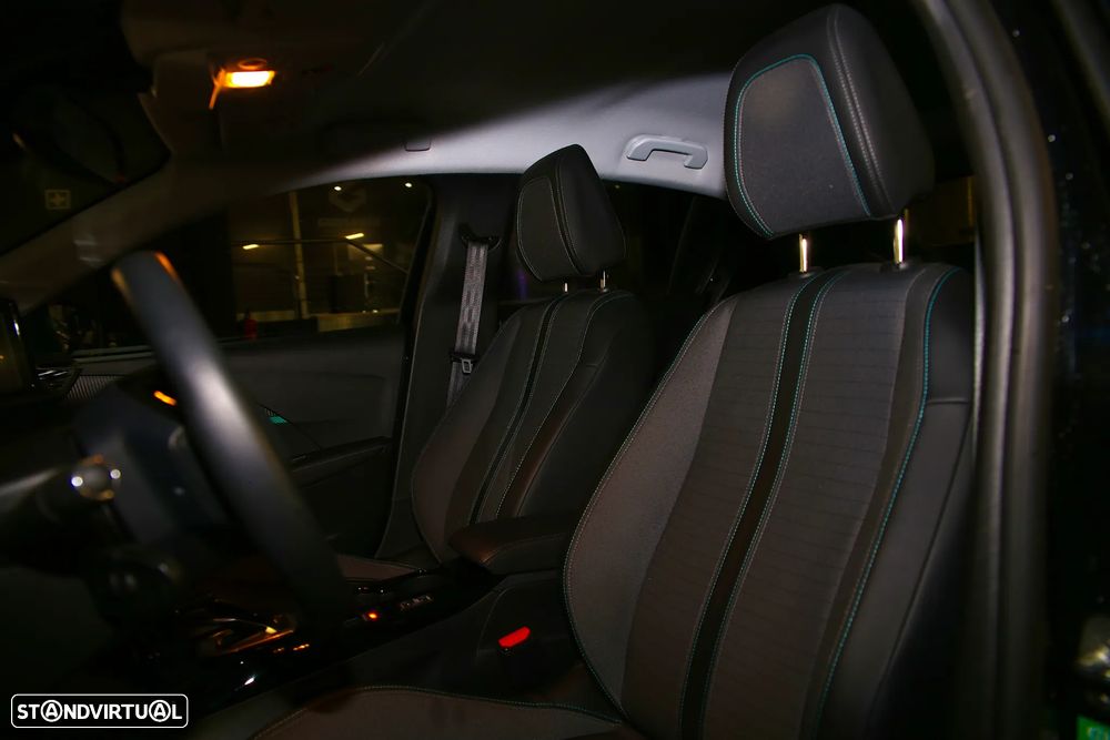Peugeot e-208 Allure - 11
