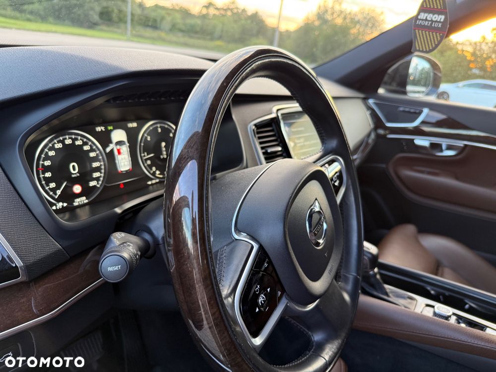 Volvo XC 90 - 26