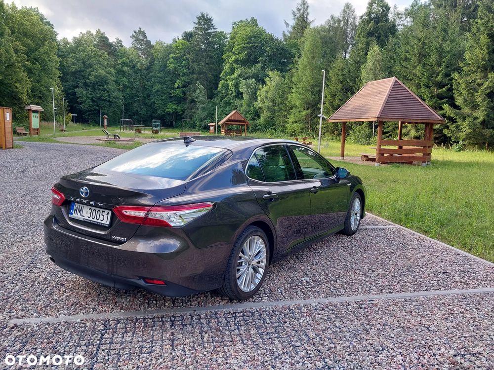 Toyota Camry - 10