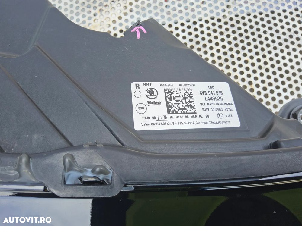 Far dreapta Led Skoda Fabia 4 cod 6vb941016 cu un foarte mic defect - 5