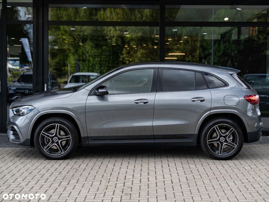 Mercedes-Benz GLA - 11