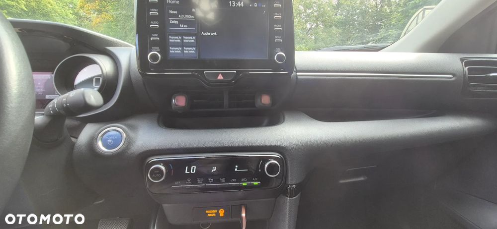 Toyota Yaris Hybrid 1.5 Executive - 22