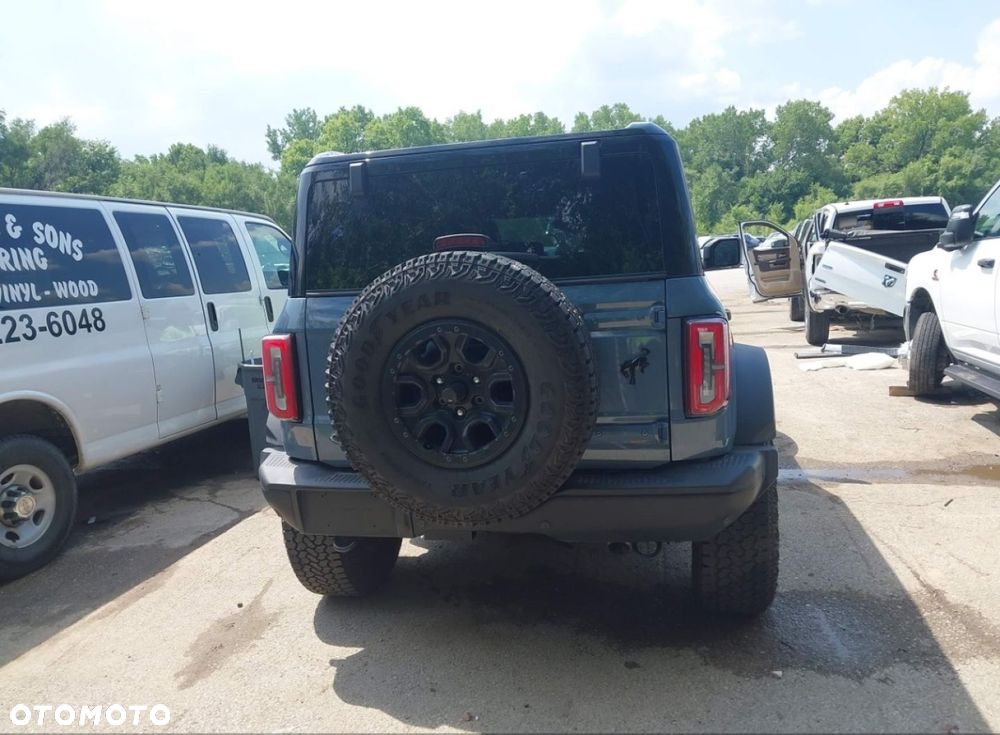 Ford Bronco - 6