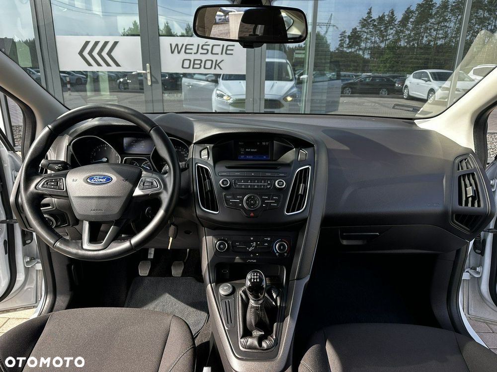 Ford Focus 1.6 Ambiente - 10