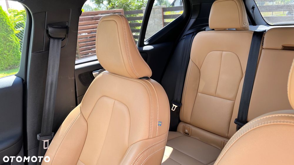 Volvo XC 40 D4 AWD Geartronic Momentum Pro - 20