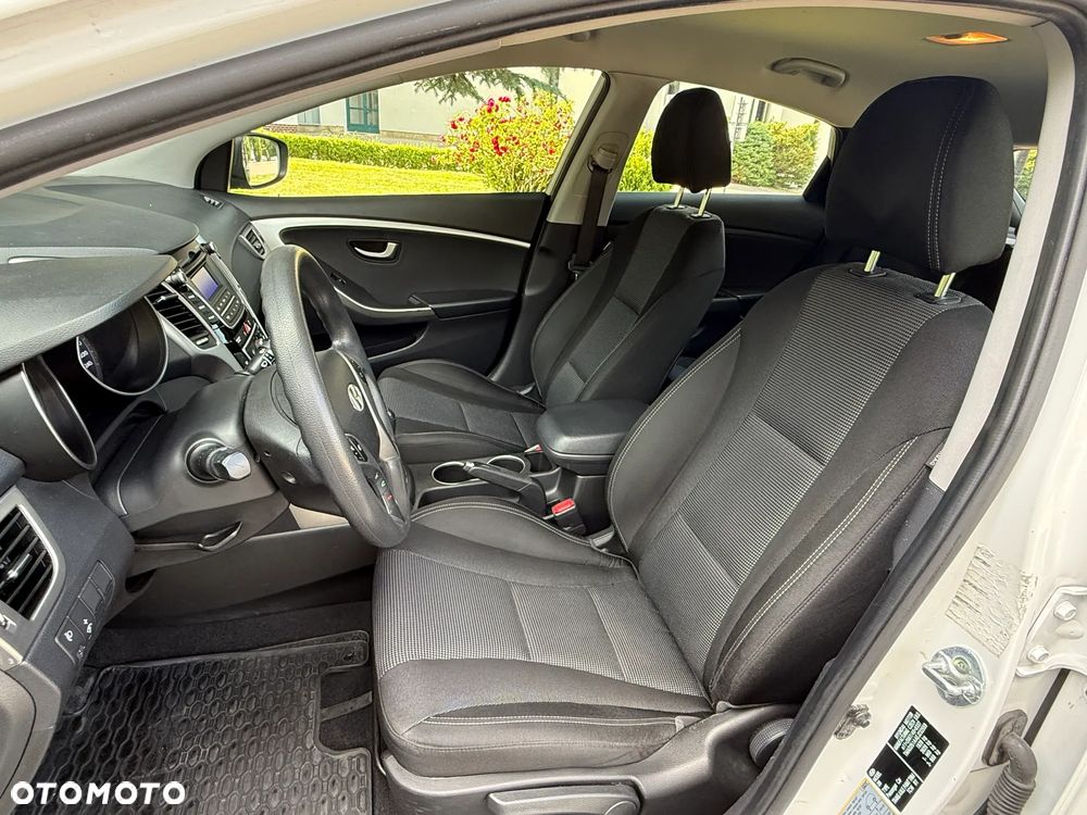 Hyundai i30 1.4 Comfort - 12