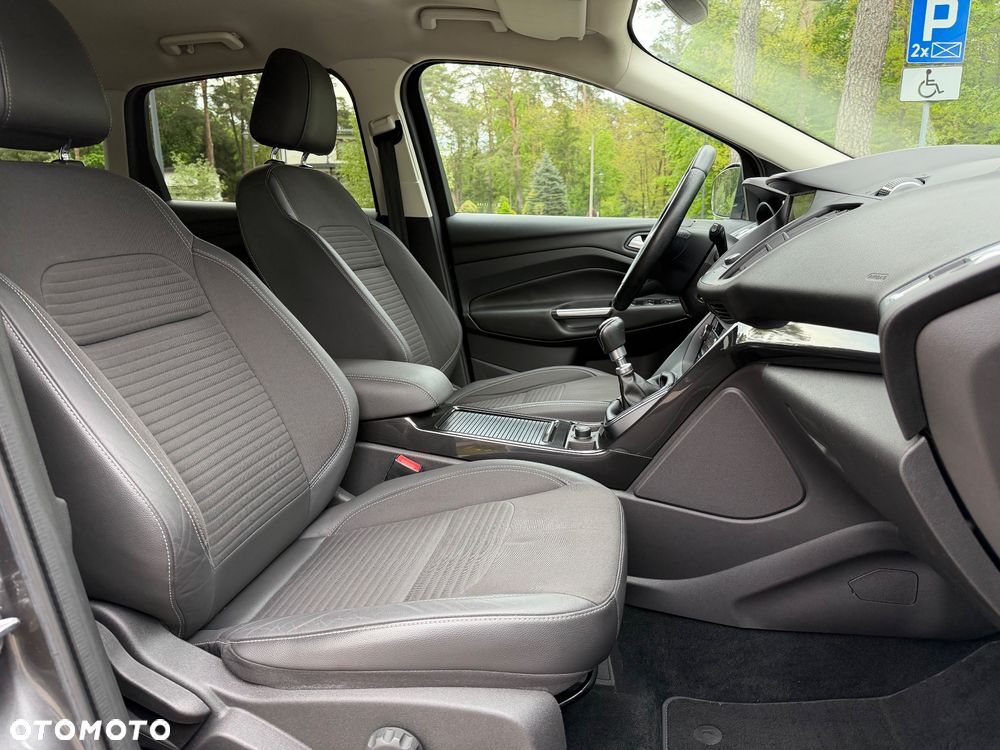 Ford Kuga 2.0 TDCi 2x4 Titanium - 27