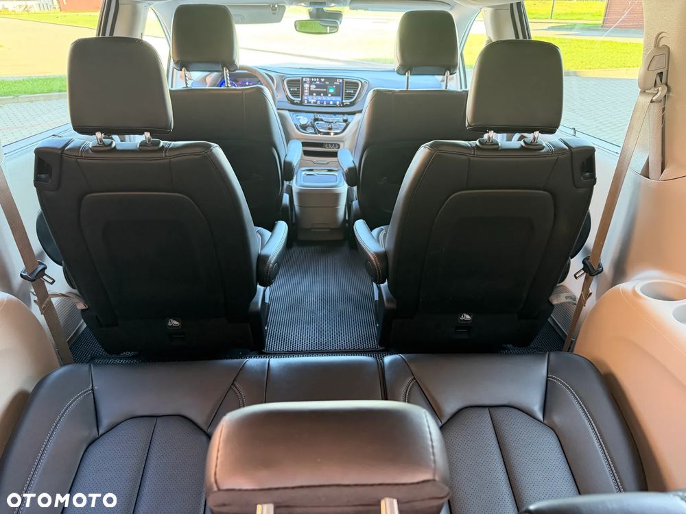Chrysler Pacifica - 27