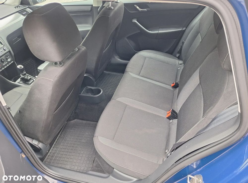 Skoda RAPID Spb 1.6 TDI DPF Ambition - 18