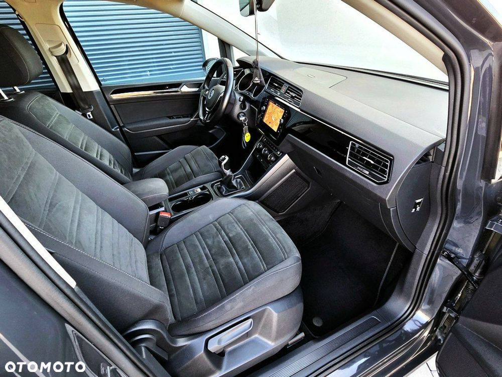 Volkswagen Touran - 8