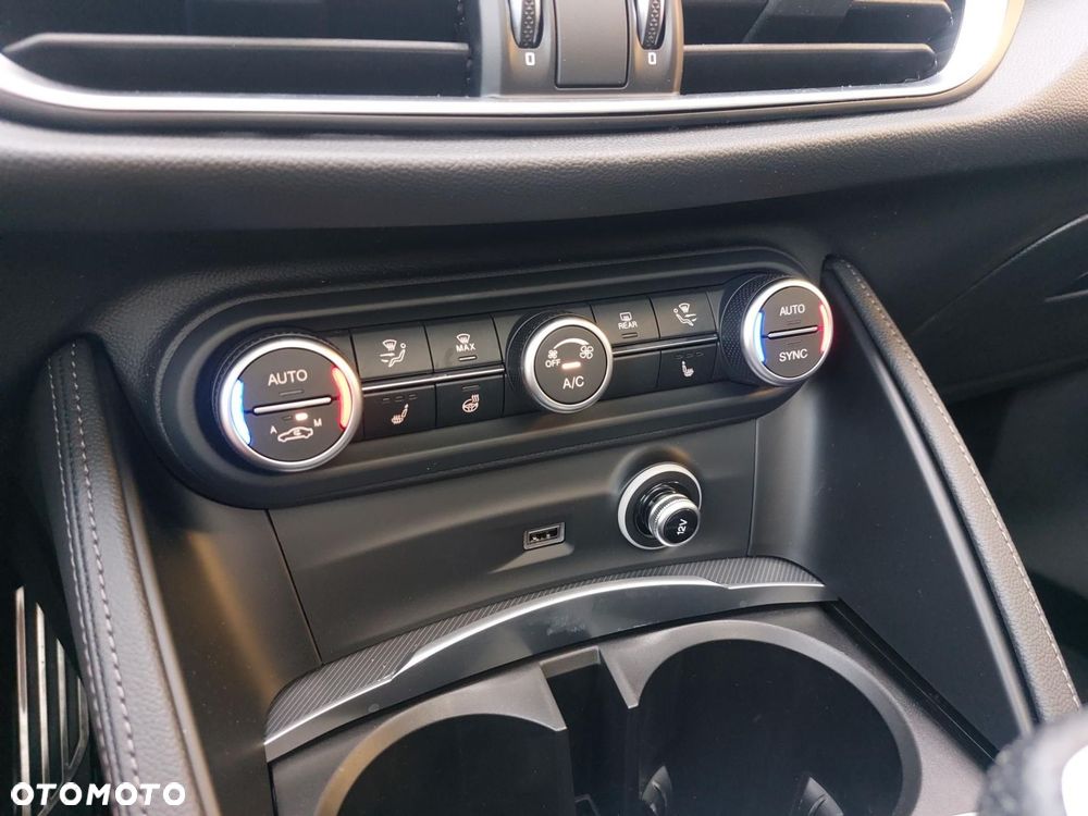 Alfa Romeo Stelvio 2.0 Turbo Veloce Q4 - 28