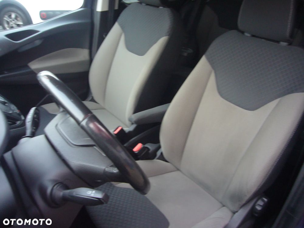 Ford Tourneo Courier 1.5 TDCi Titanium - 12