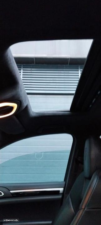 Porsche Cayenne S Hybrid - 9