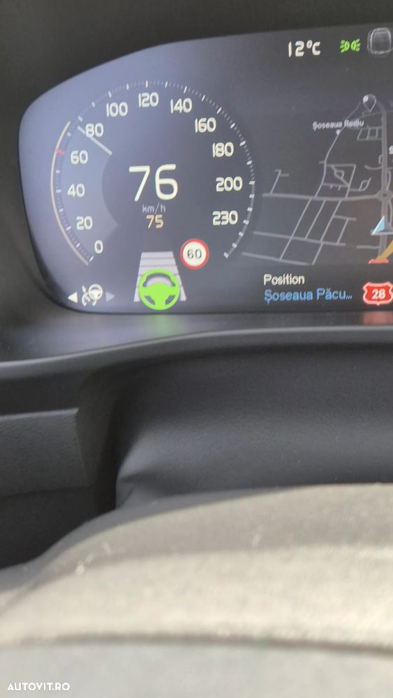 Volvo XC 40 D4 AWD Momentum Pro - 40