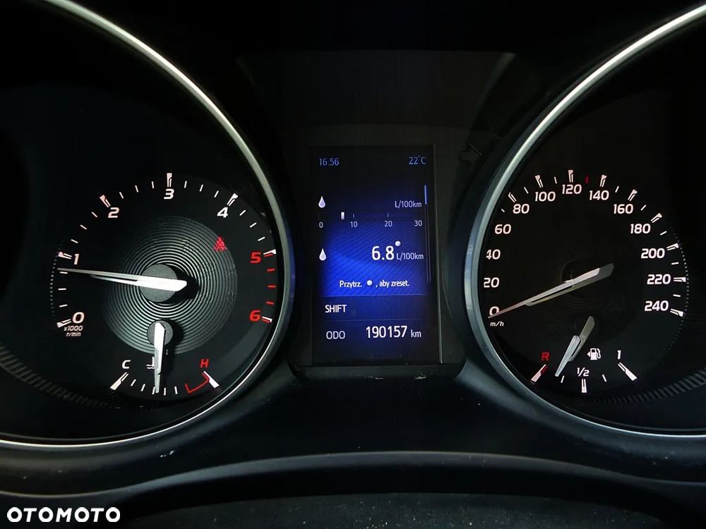 Toyota Avensis 2.0 D-4D Premium - 29