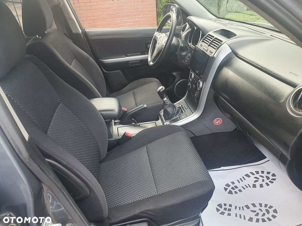 Suzuki Grand Vitara 2.0 Comfort + Family - 12
