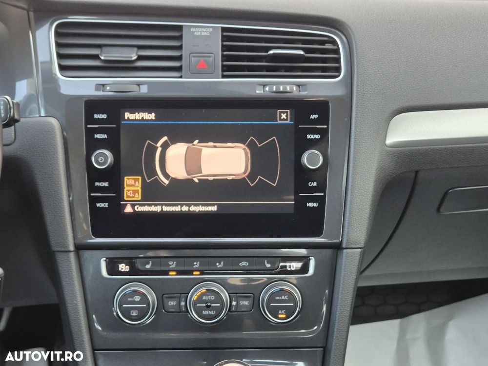 Volkswagen Golf - 16