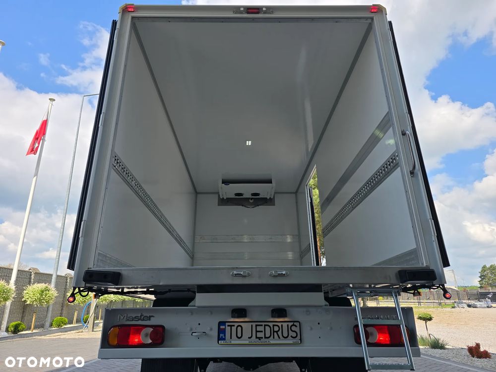 Renault MASTER CHŁODNIA 8 PALET Carrier XARIOS -29*C +29*C 230V STACJONARNE PODŁĄNCZENIE TYLN OŚ BLIŻNIACZA WZMOCNIONA SALON POLSKA 65Tyś km SERWIS ASO RENO DO OSTATNIEGO Km GWARANCJA BOGATA OPCJA WYPOSAŻENIA LEDY HALOGENY TEMPOMAT FOTEL KIEROWCY PNEŁMATYCZNY - 31