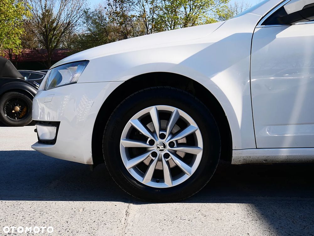 Skoda Octavia 1.6 TDI Green tec 4x4 Elegance - 20