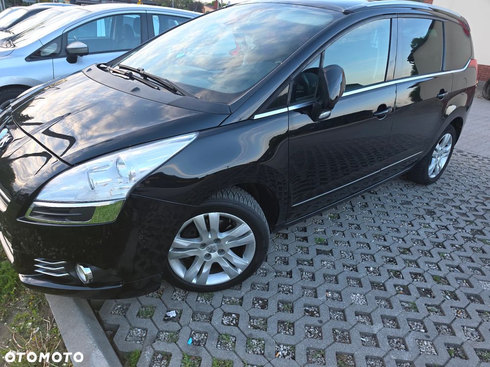 Peugeot 5008 2.0 HDi Allure 7os - 8