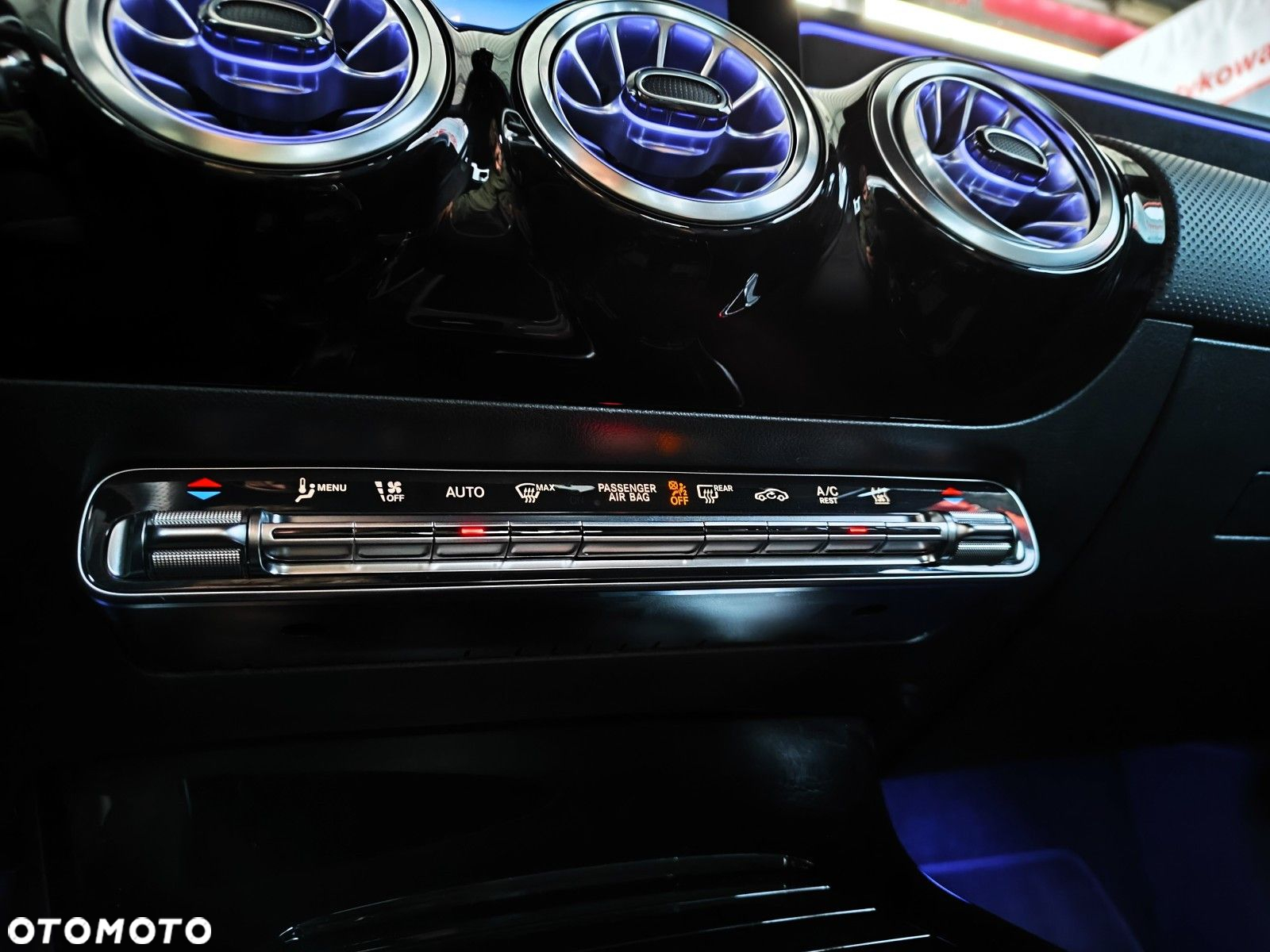 Mercedes-Benz CLA - 22
