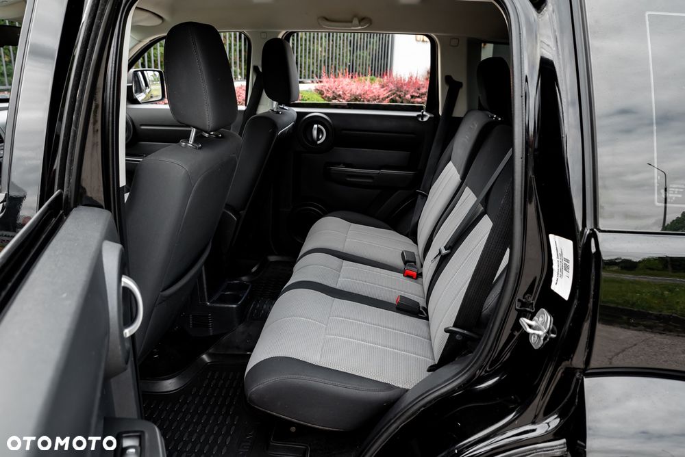 Dodge Nitro 3.7 V6 SLT - 18