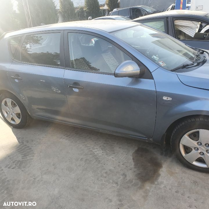 Dezmembram KIa Ceed 1,4 b 2008 - 4