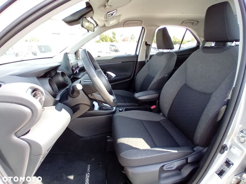 Toyota Yaris Cross Hybrid 1.5 Comfort 4x4 - 28