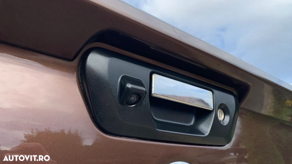 Nissan Navara 2.3 dCi Bi Turbo Double Cab Tekna Aut. - 9