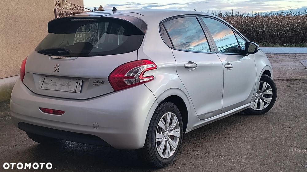 Peugeot 208 - 4
