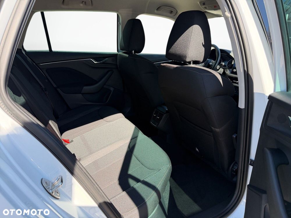 Skoda Kamiq 1.0 TSI Style DSG - 38