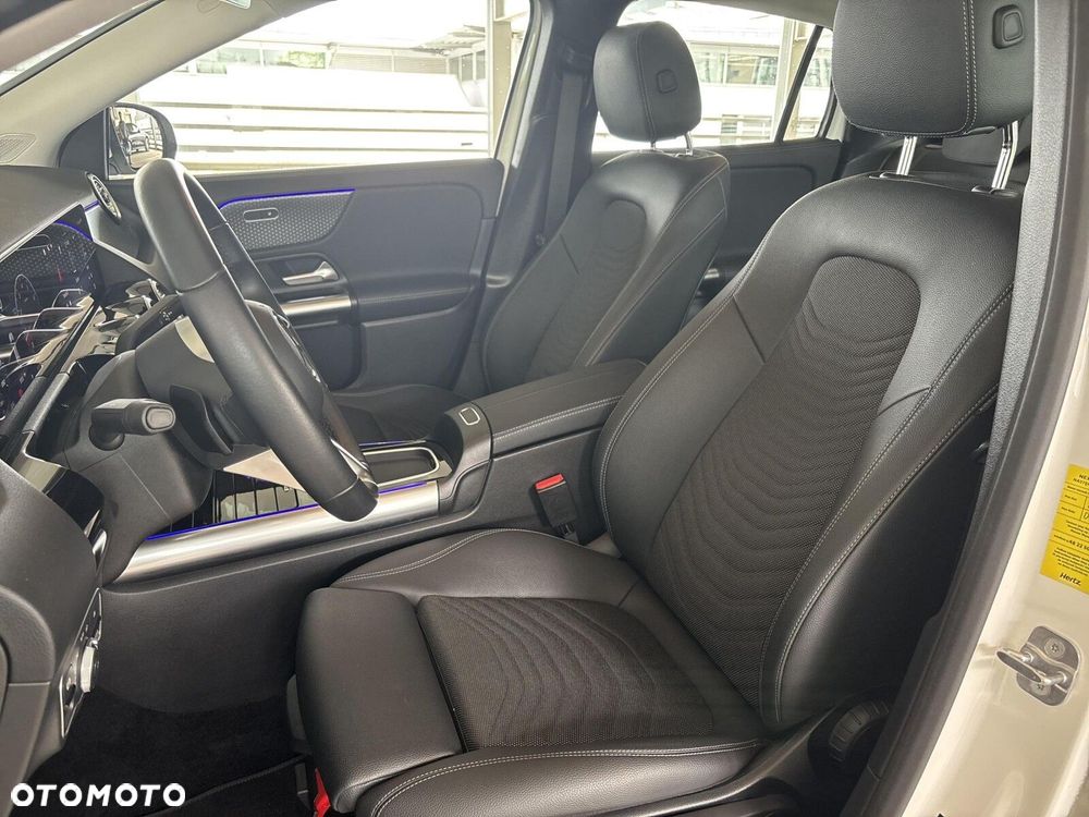 Mercedes-Benz GLA - 15