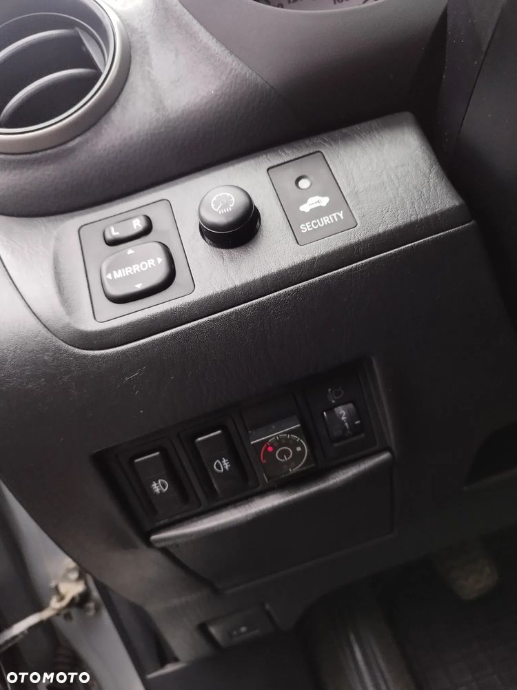 Toyota RAV4 2.0 VVT-i Sol - 25