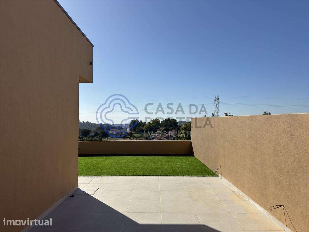 Moradia T3 térrea nova  em Escapães - Grande imagem: 2/45