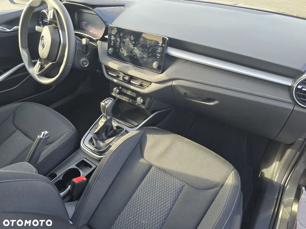 Skoda Fabia 1.0 TSI Selection DSG - 17