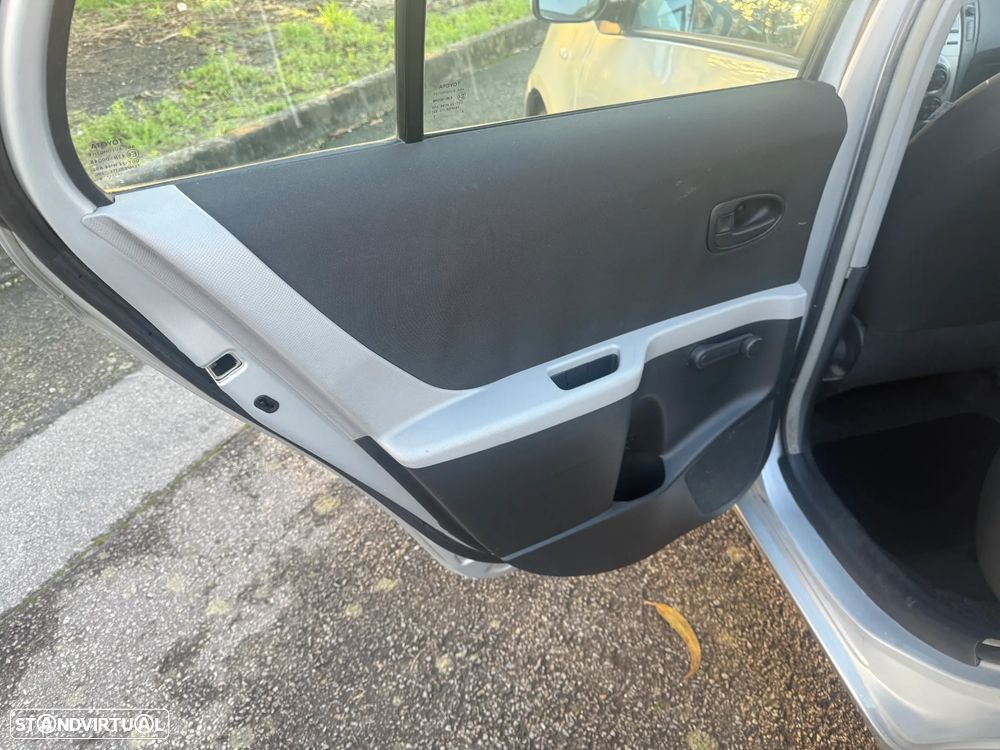 Toyota Yaris 1.0 VVT-i Comfort - 12