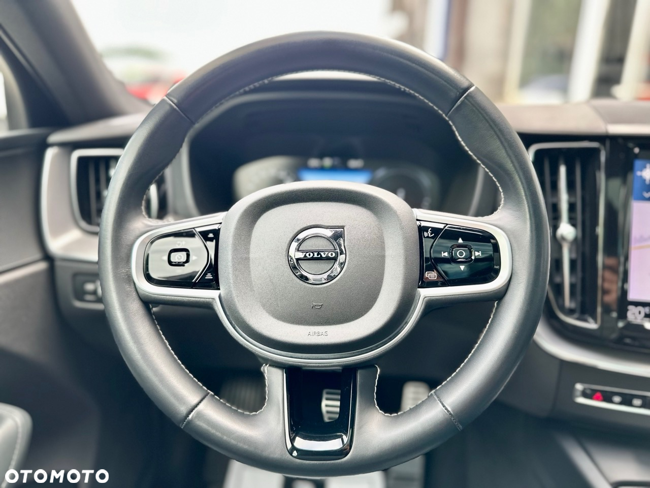 Volvo XC 60 T6 AWD Plug-In Hybrid R-Design - 16