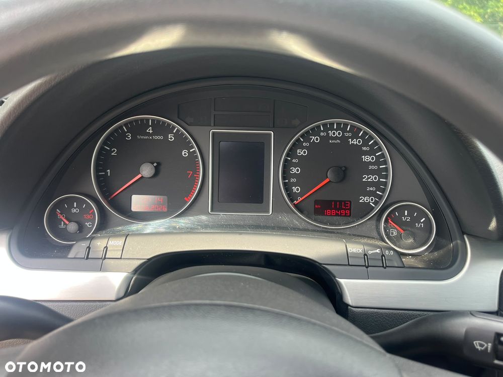 Audi A4 Limousine - 12