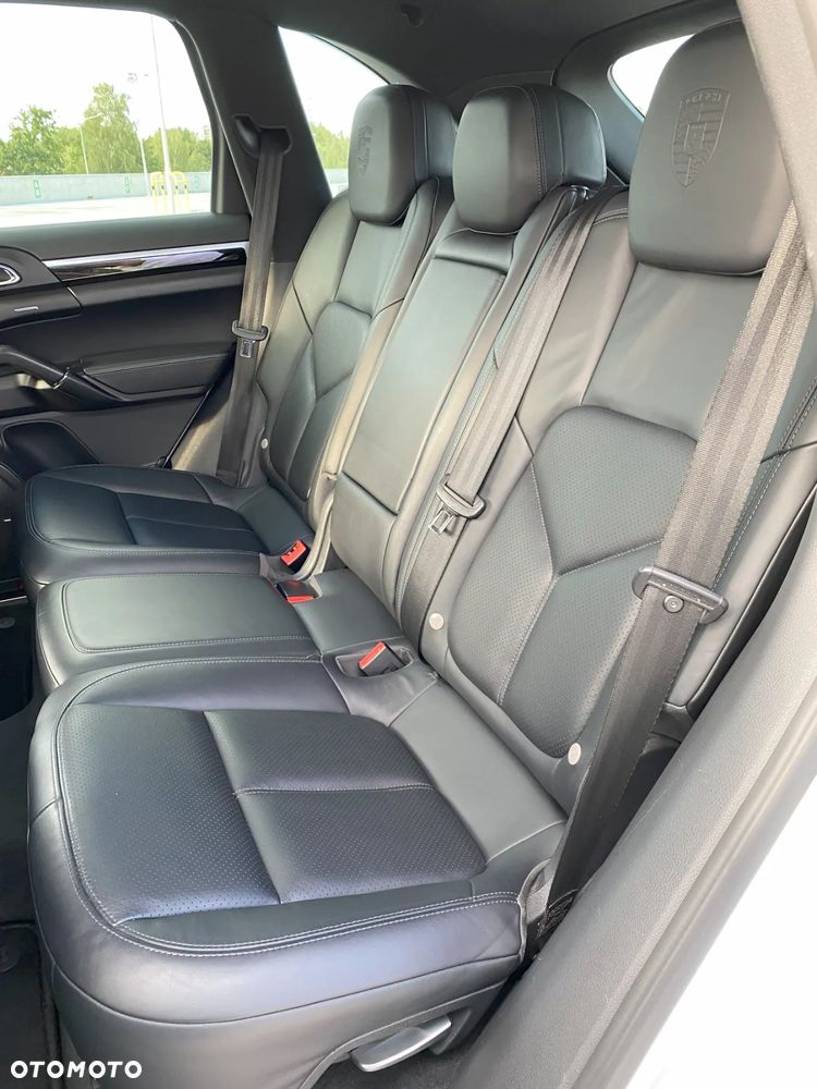 Porsche Cayenne Diesel Platinum Edition - 16