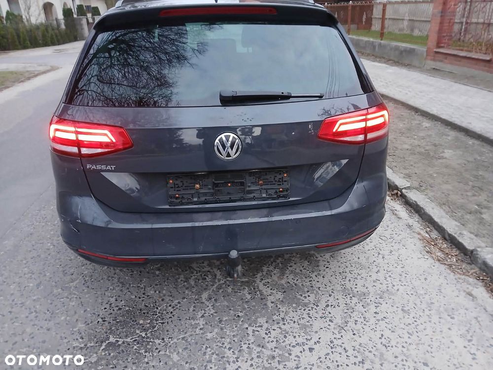 Volkswagen Passat 2.0 TDI (BlueMotion Technology) Comfortline - 18