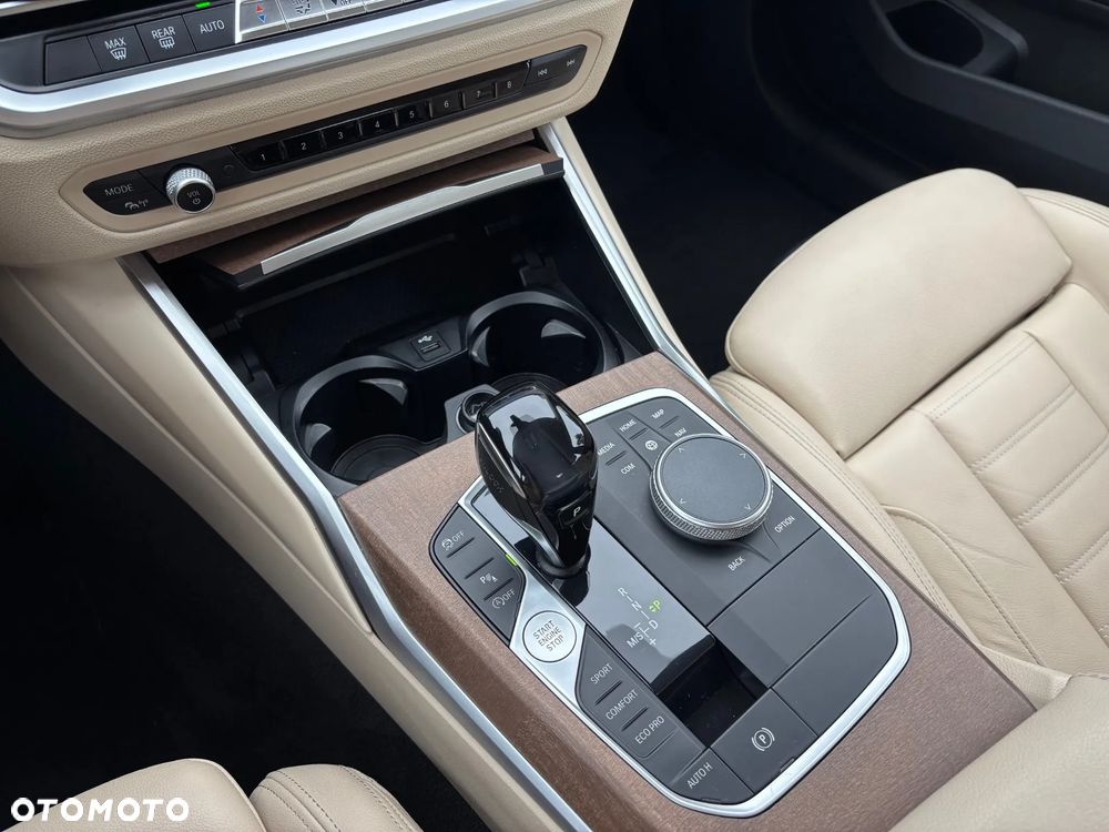 BMW Seria 3 318d Sport Line - 17