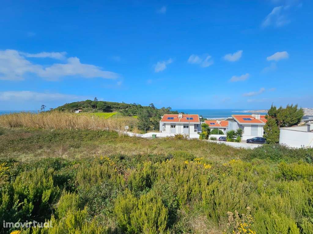 Terreno com vista mar e projetos aprovados para moradia - Grande imagem: 2/14
