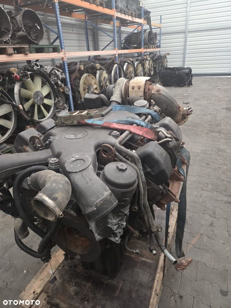 SILNIK MERCEDES ACTROS  OM501 V6 - 3