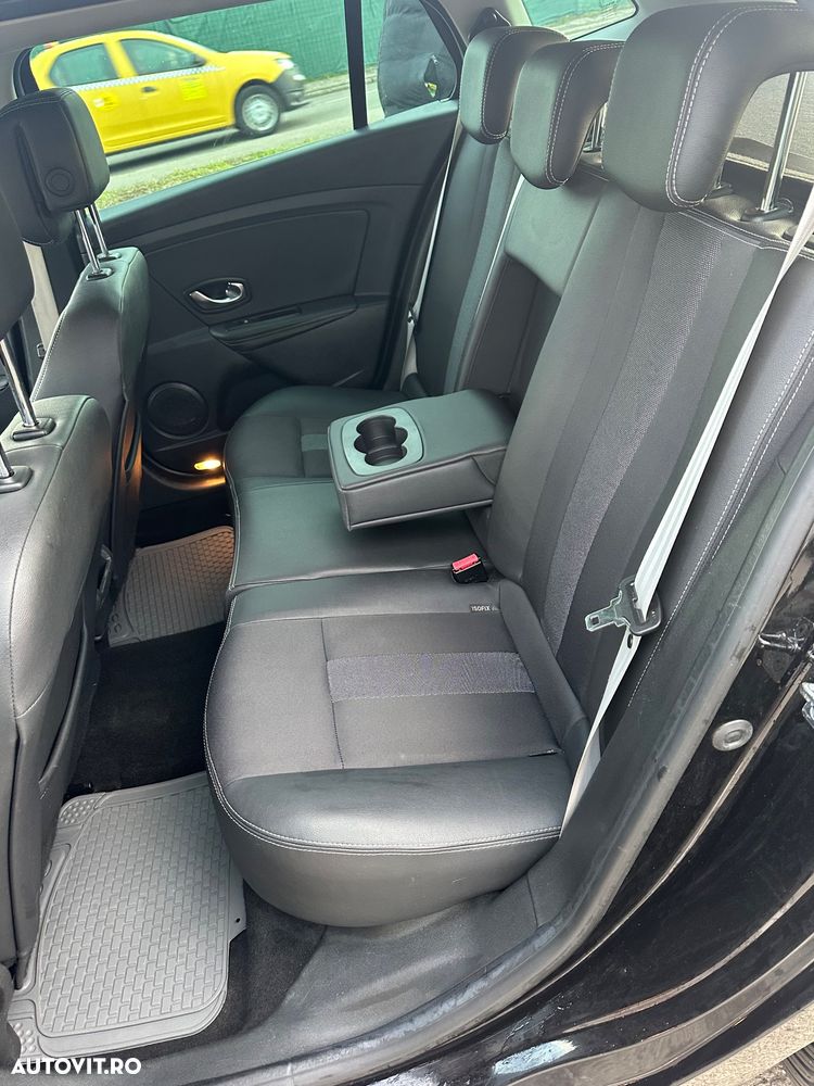 Renault Megane dCi 130 FAP BOSE Edition - 8