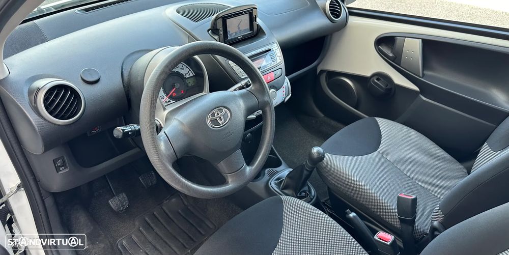 Toyota Aygo Connect - 19