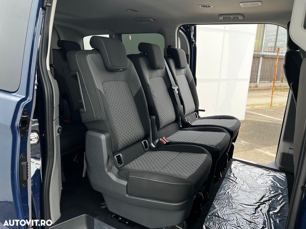 Volkswagen Caravelle - 7