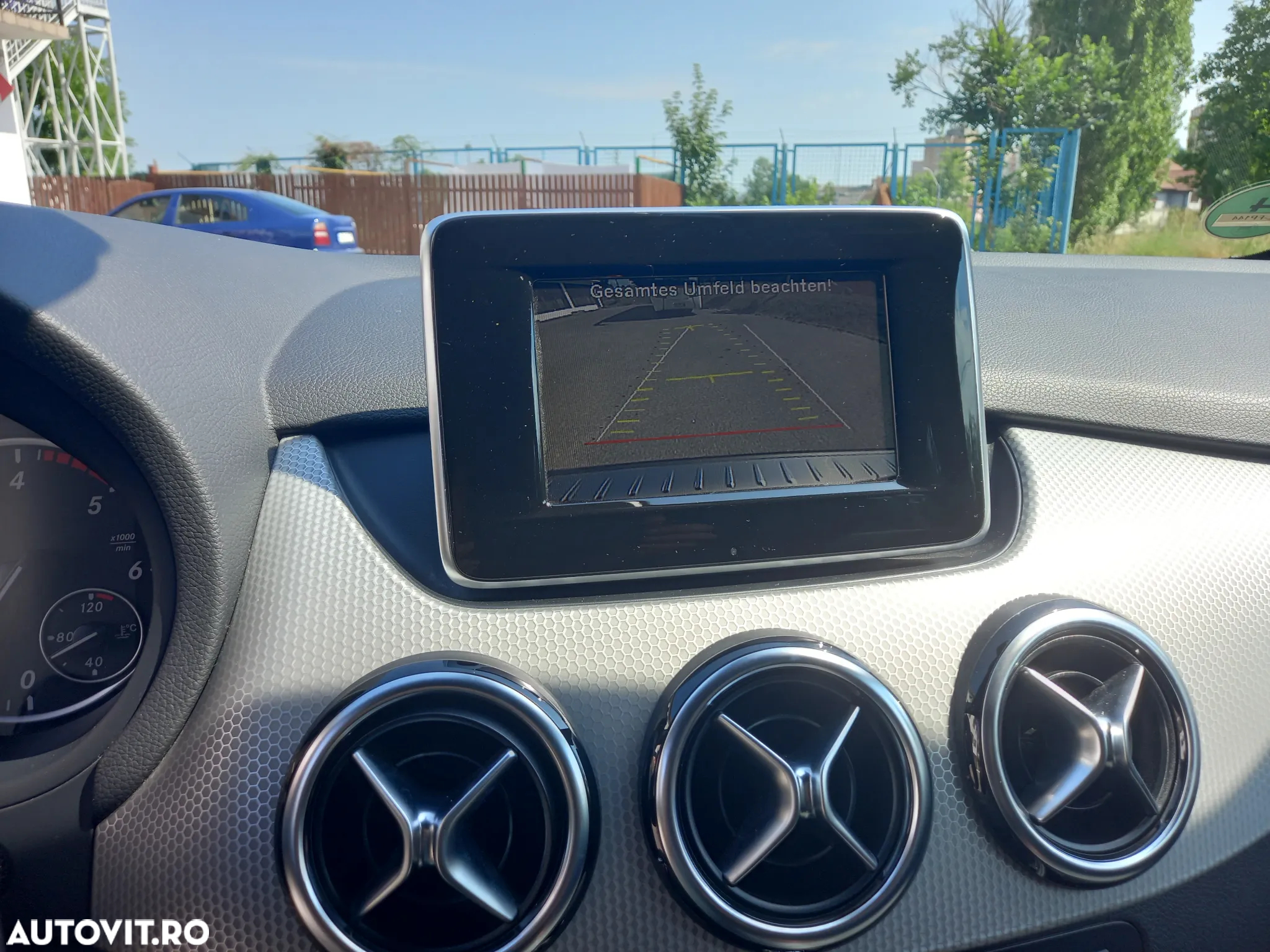 Mercedes-Benz B 180 CDI (BlueEFFICIENCY) - 12