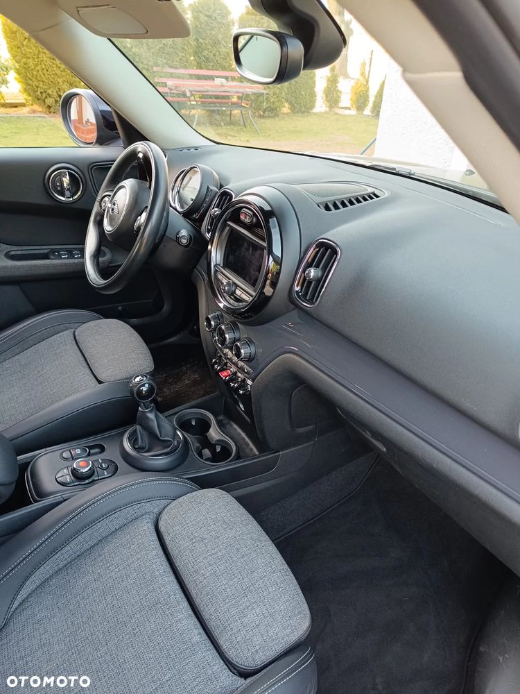 MINI Countryman Cooper Essential Trim - 5