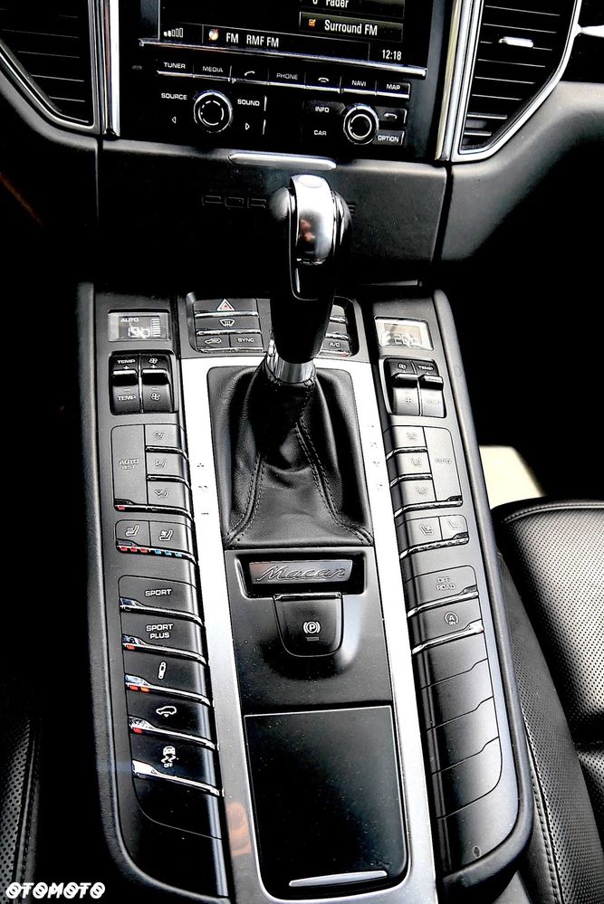 Porsche Macan Turbo - 12