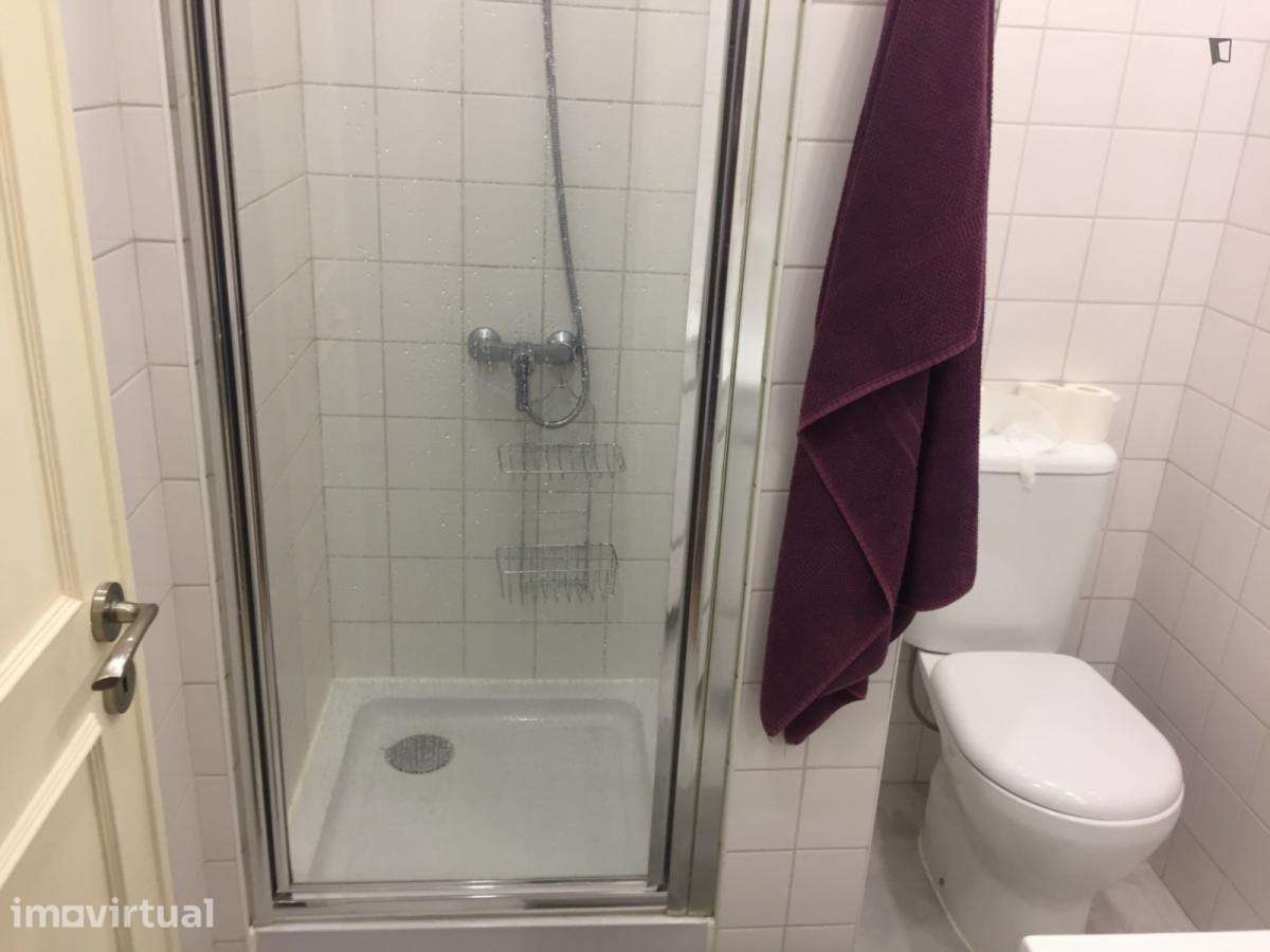 Quarto - localizado em Alvalade Lisbon - Grande imagem: 5/18